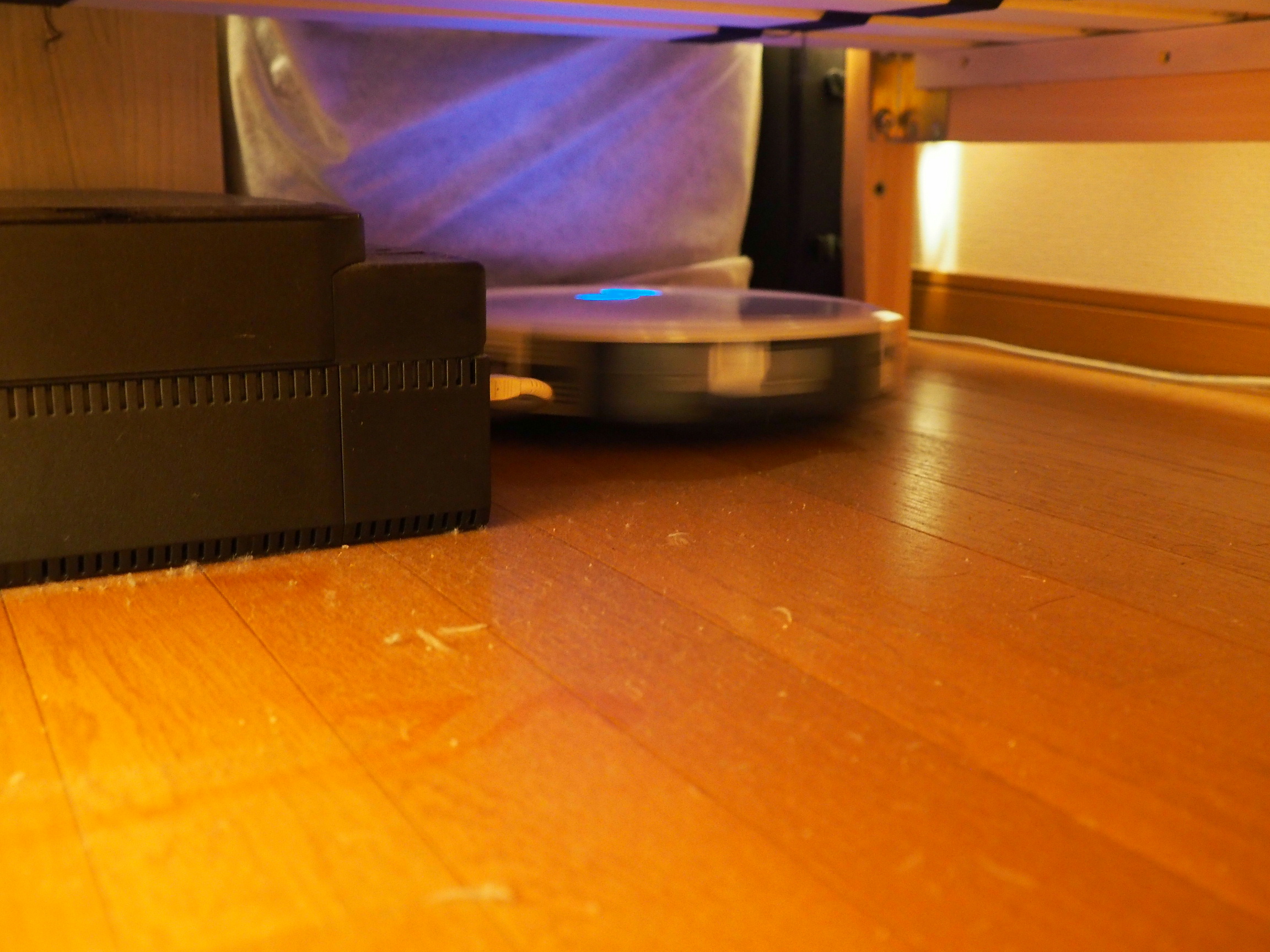 �x�b�h���̃v�����^�[�̃P�[�u���Ɉ���������A�\���郍�{�b�g�|���@�̐}